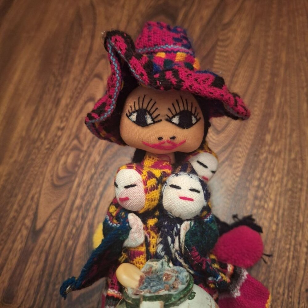 Folk‎ Art Mexican Hispanic Doll Mother Babies Children Pottery Hat Dress Shawl